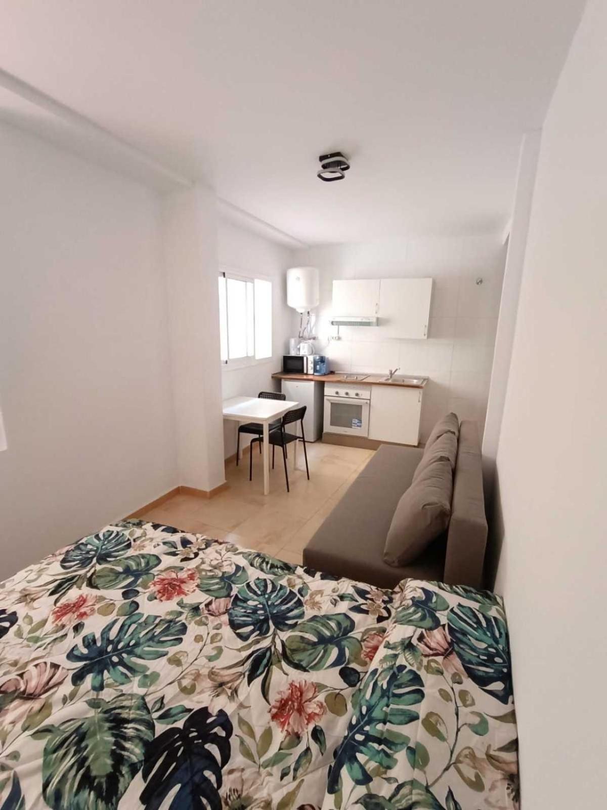 Apartamentos Larios Malaga Room photo